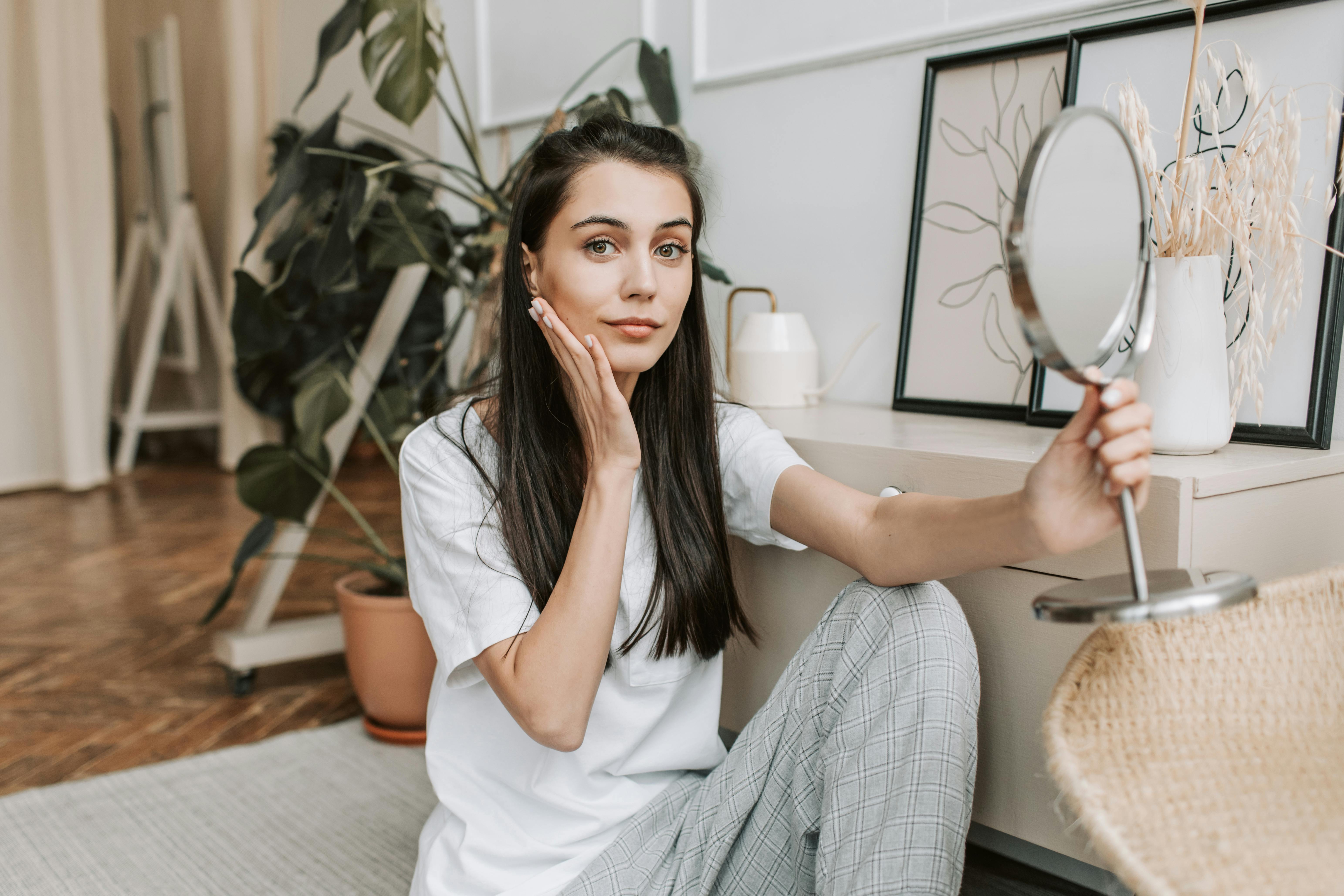 新游推荐：霓虹策略封面图